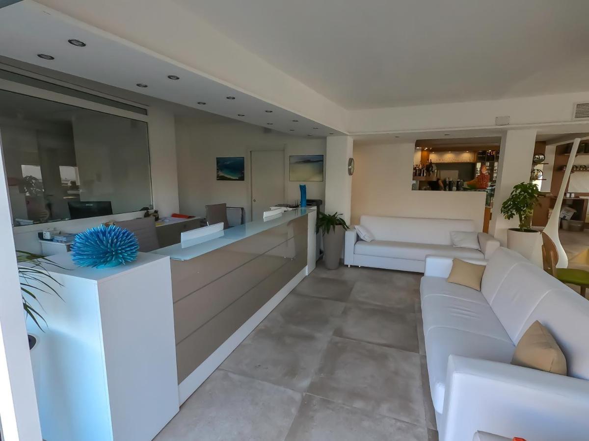 الشقق الفندقية سانتا تيريزا غالّورافي  La Contessa Pool & Sea View المظهر الخارجي الصورة